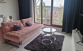 Apartament z basenem i widokiem na Motławę